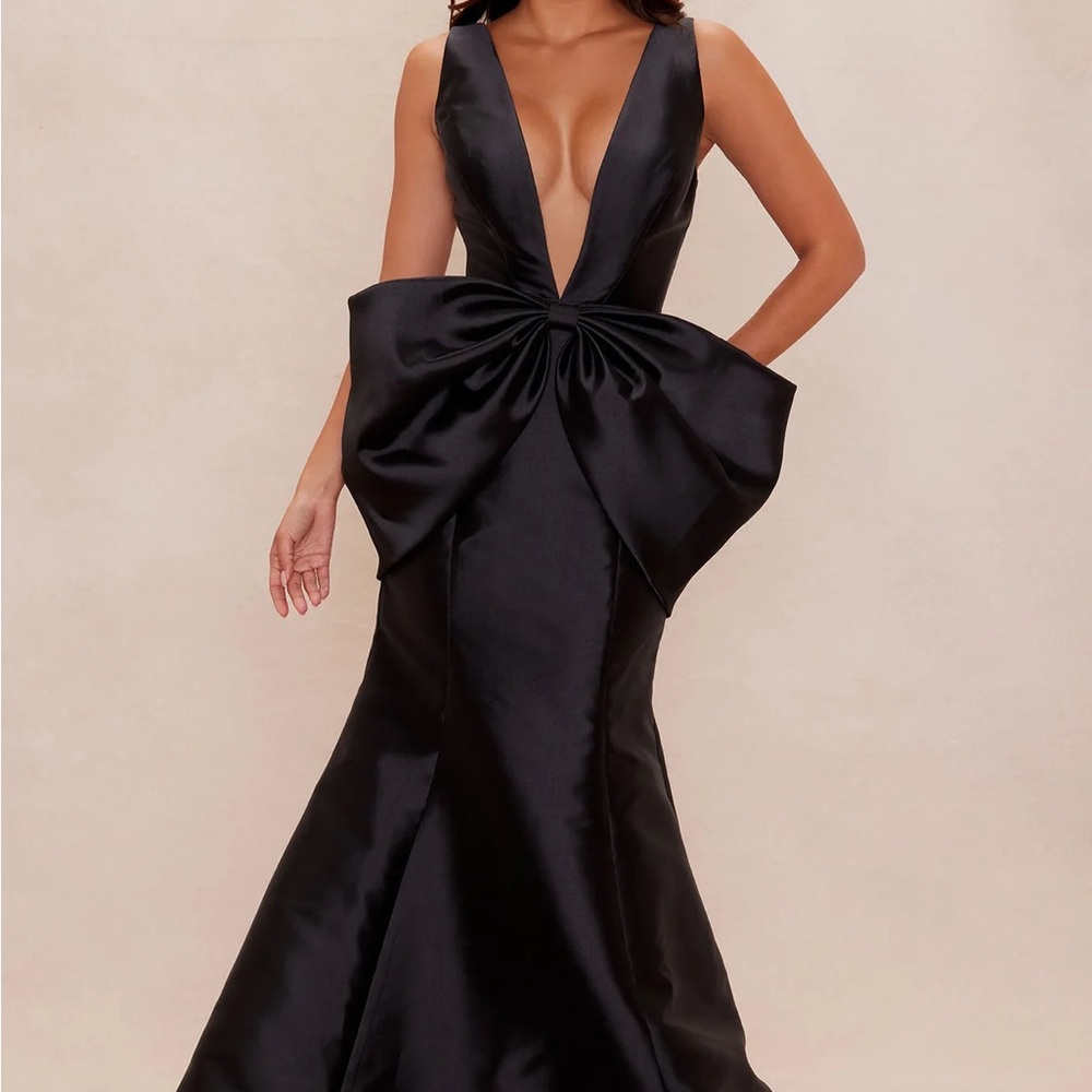 Elegant Black Evening Gown